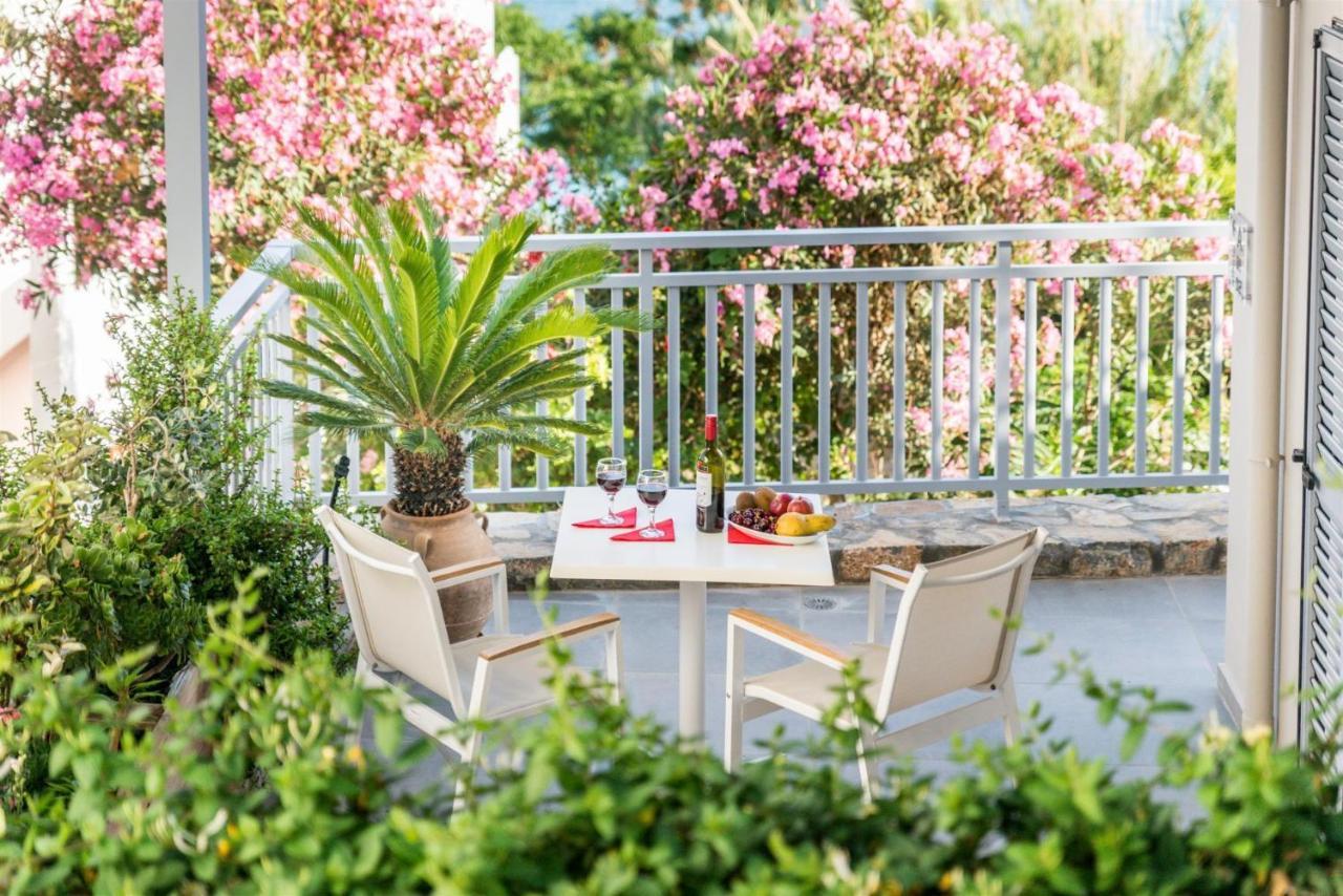 Athina Residence 렌타스 외부 사진